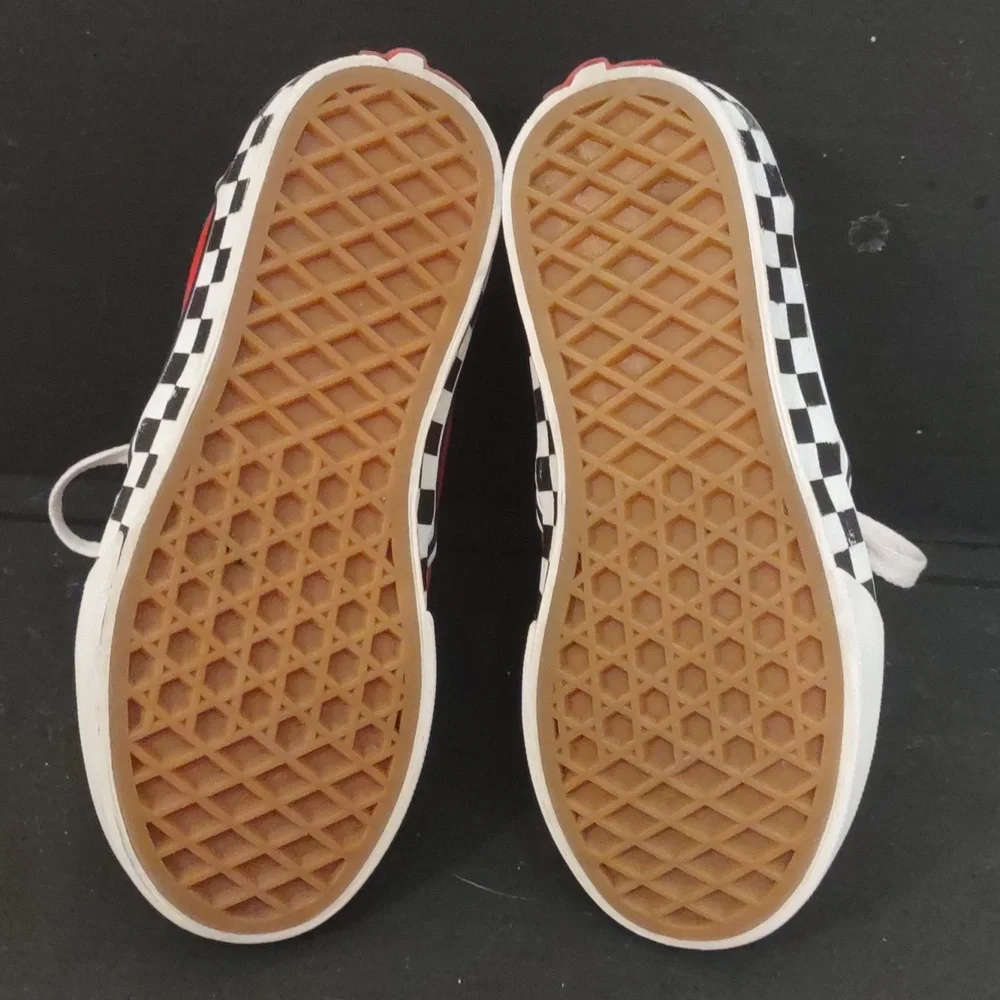 USED VANS LOW TOP TIE UP SHOE KIDS SIZE 13 COLOR RED HAS WEAR SEE ALL PHOTOS - Picture 9 of 10